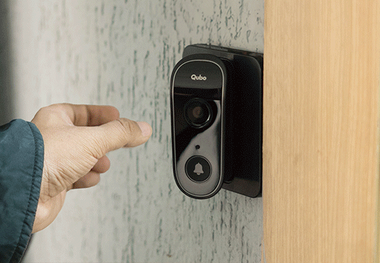 GIF of a hand attempting to remove the Qubo Video Doorbell, triggering an alarm 